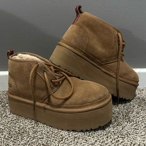 SIZE 8 PLATFORM UGGS